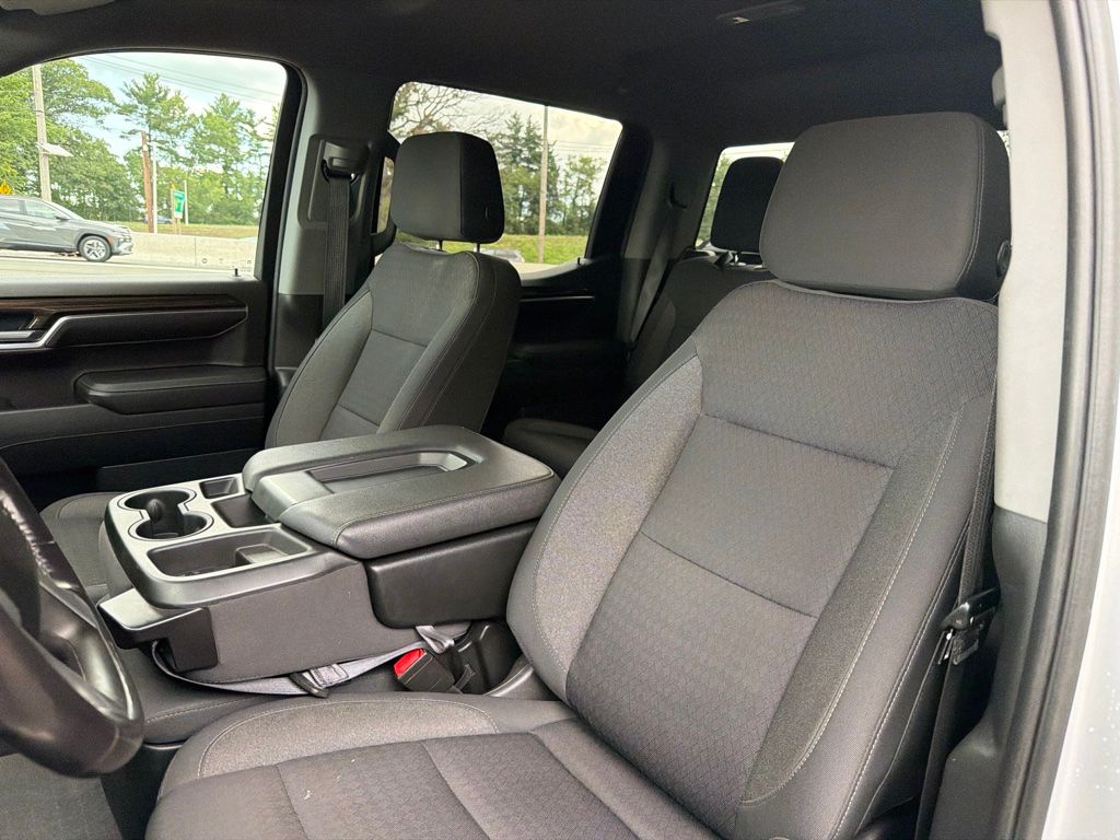 Thumbnail: 2022 Chevrolet Silverado 1500 - 9