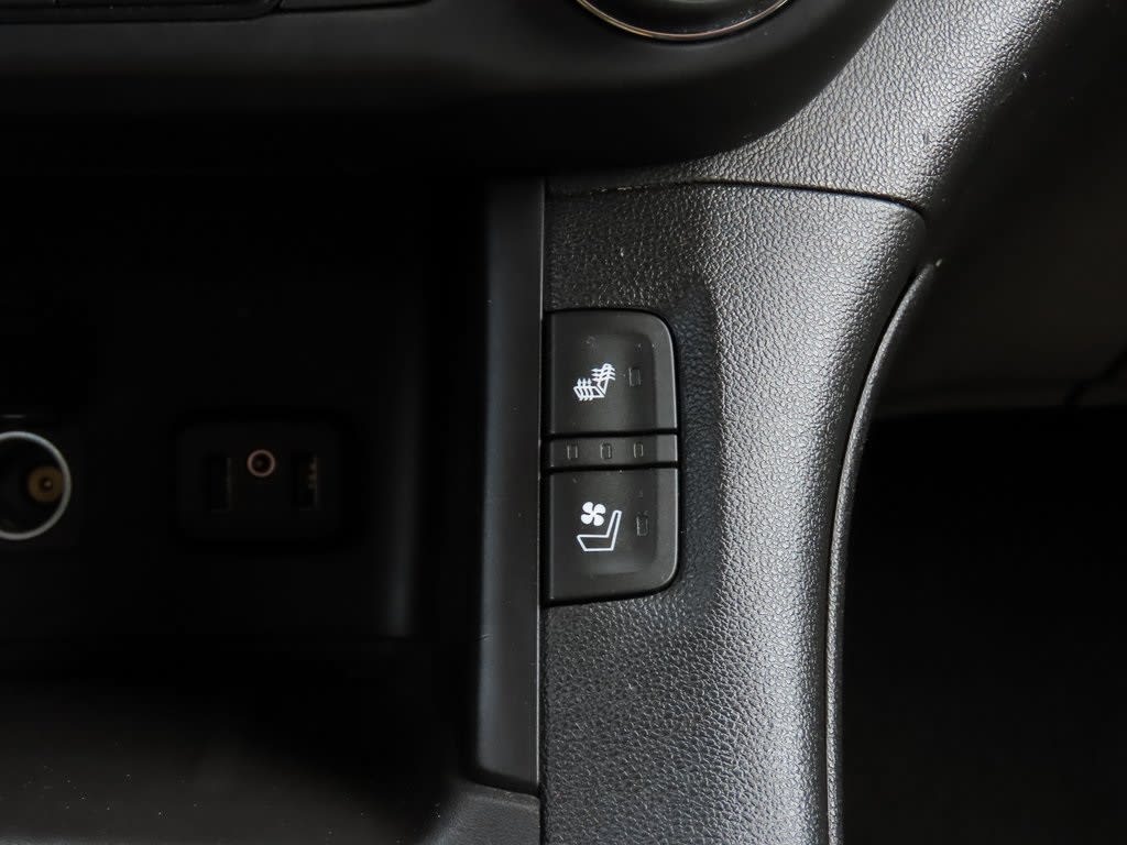 2018 GMC Acadia Denali 29