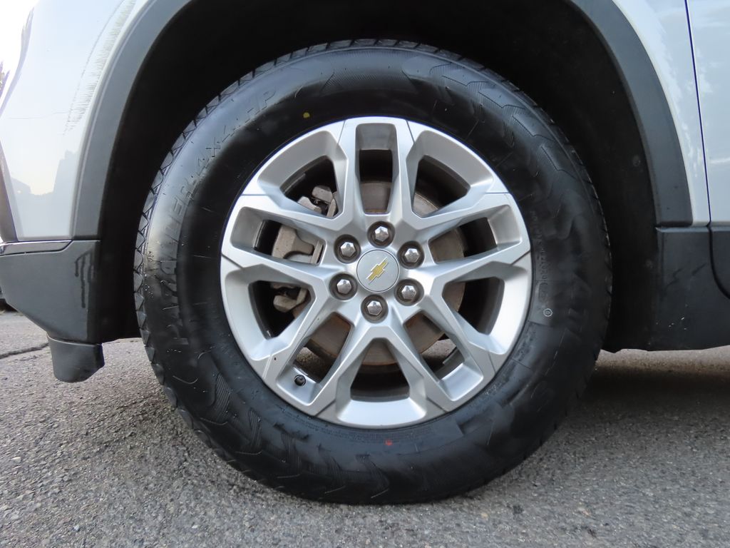 Thumbnail: 2019 Chevrolet Traverse - 8