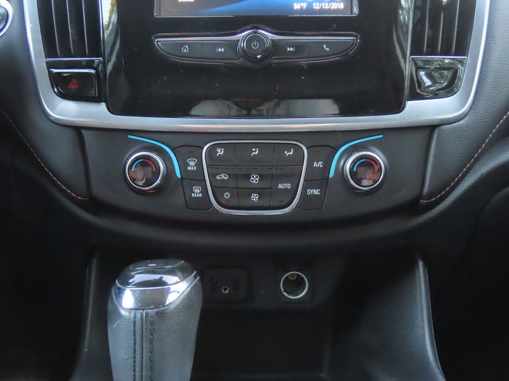 Thumbnail: 2019 Chevrolet Traverse - 26