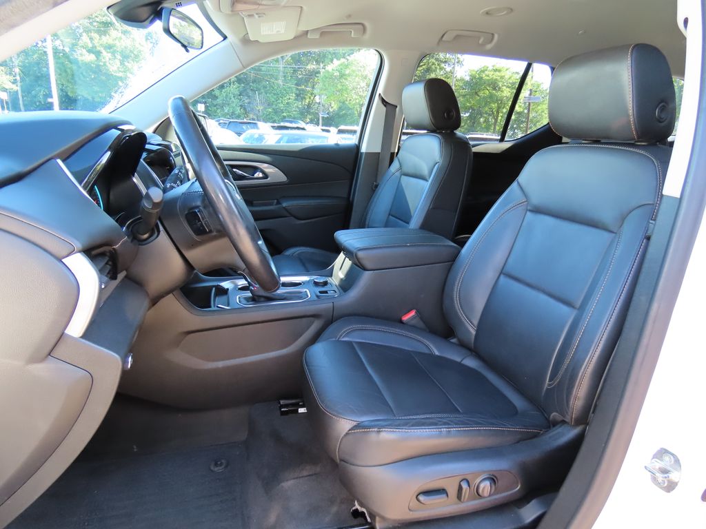 Thumbnail: 2020 Chevrolet Traverse - 10