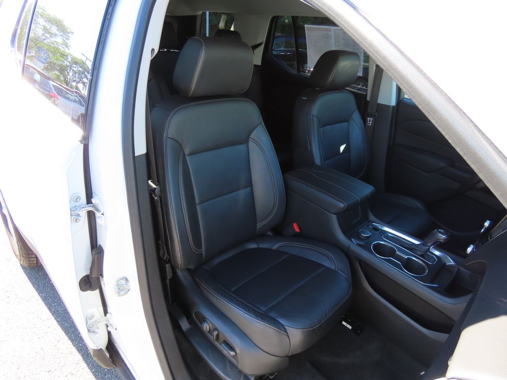 Thumbnail: 2020 Chevrolet Traverse - 11