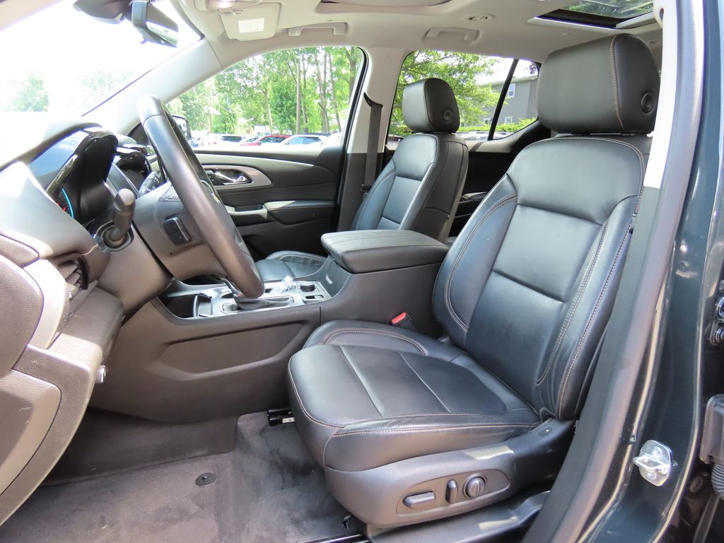 Thumbnail: 2020 Chevrolet Traverse - 10