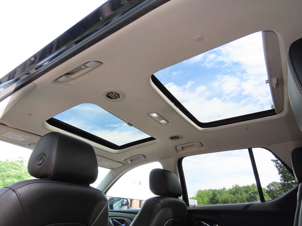 Thumbnail: 2020 Chevrolet Traverse - 25