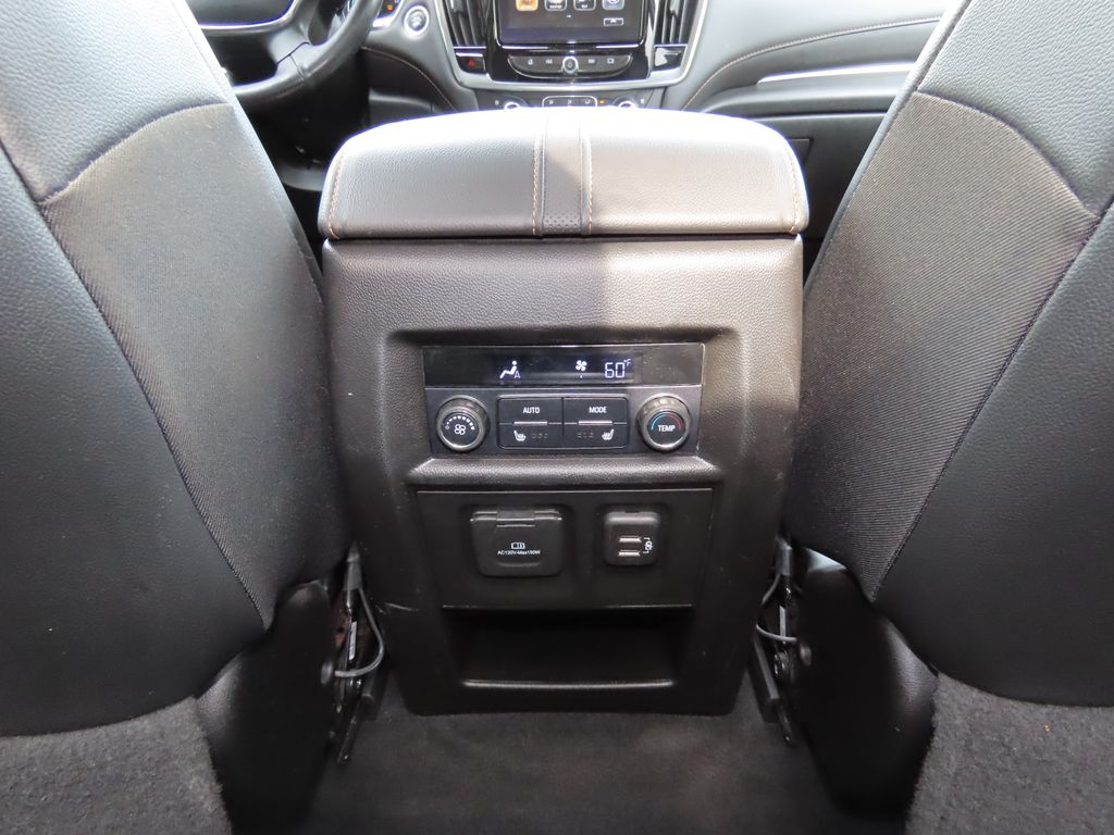 Thumbnail: 2019 Chevrolet Traverse - 32