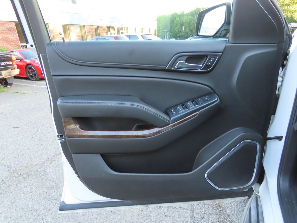 Thumbnail: 2016 Chevrolet Tahoe - 19
