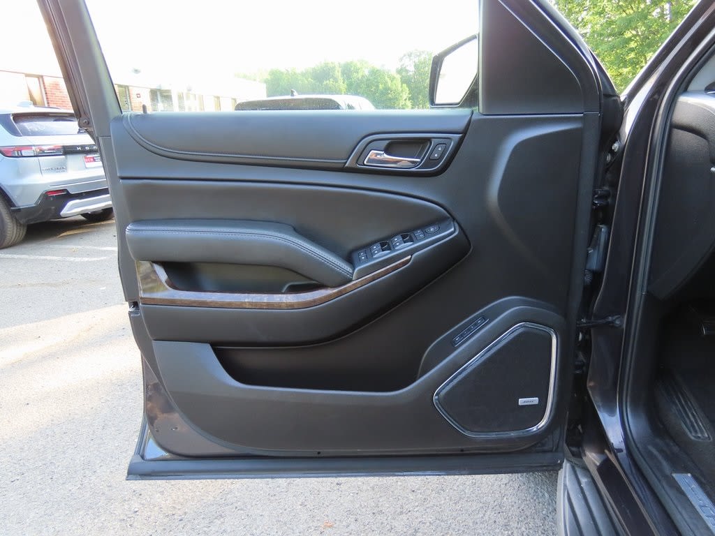 Thumbnail: 2017 Chevrolet Tahoe - 24