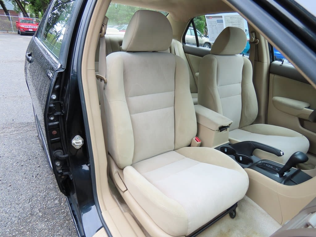 Thumbnail: 2003 Honda Accord - 10