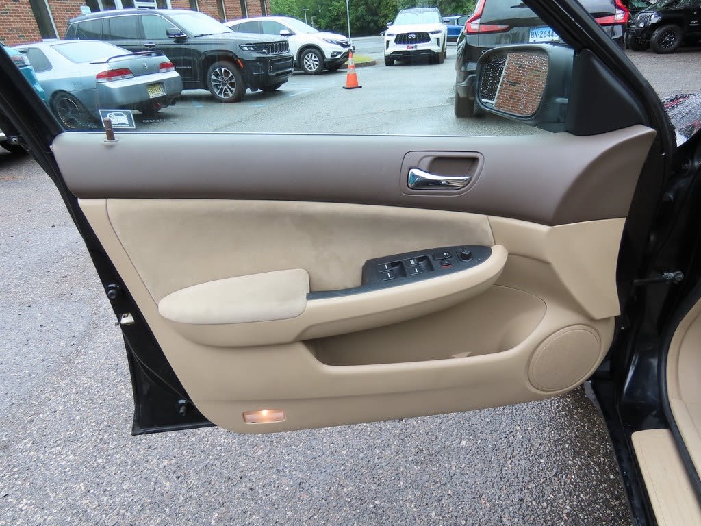 Thumbnail: 2003 Honda Accord - 21