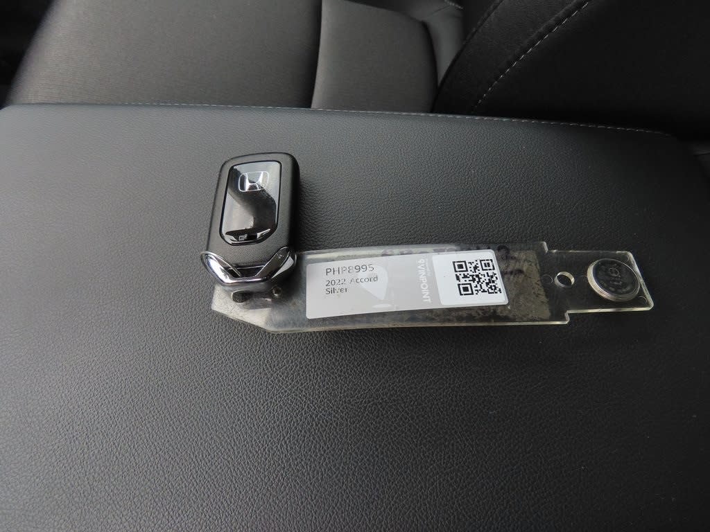 2022 Honda Accord LX 18
