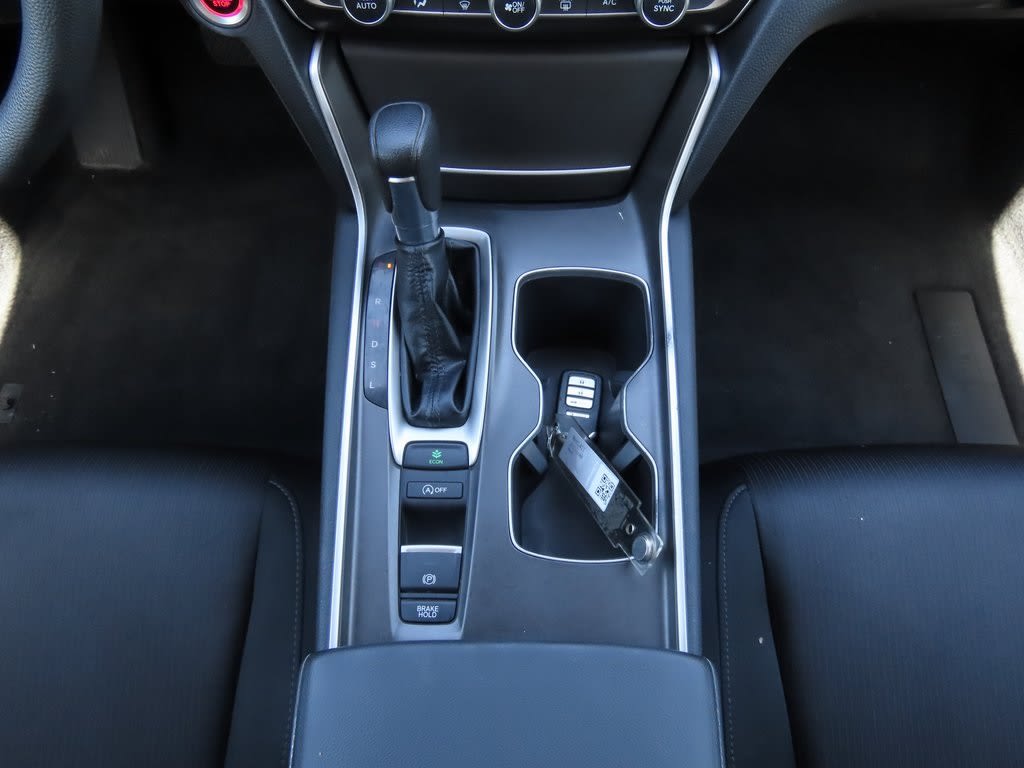 2022 Honda Accord LX 13