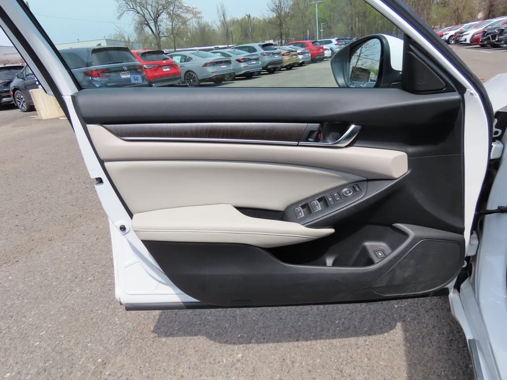 2018 Honda Accord EX 23