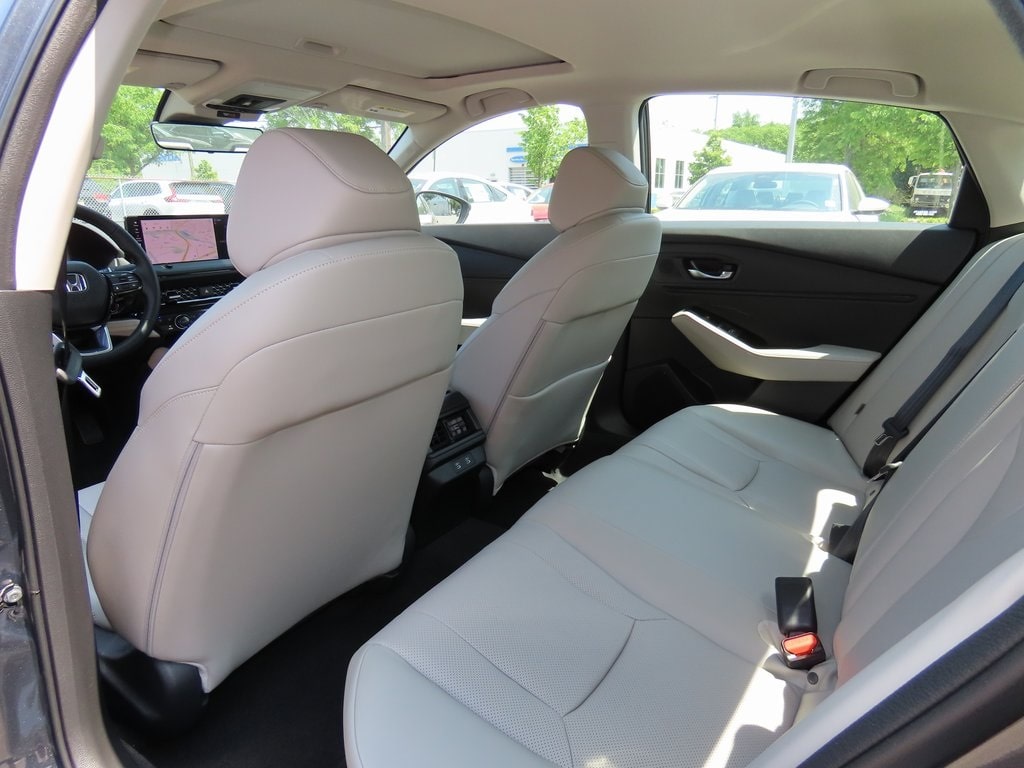 Thumbnail: 2025 Honda Accord - 19