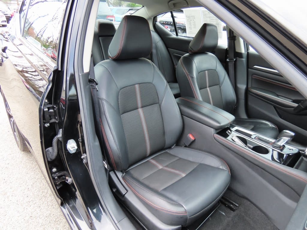 2023 Nissan Altima SR 9