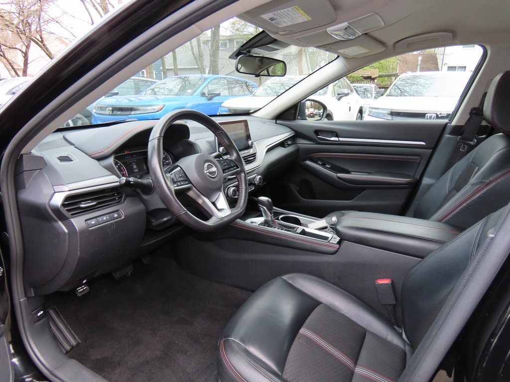 2023 Nissan Altima SR 2