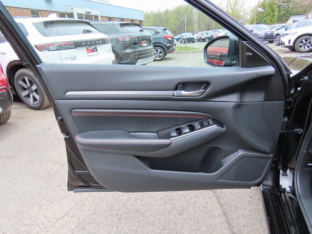 2023 Nissan Altima SR 22