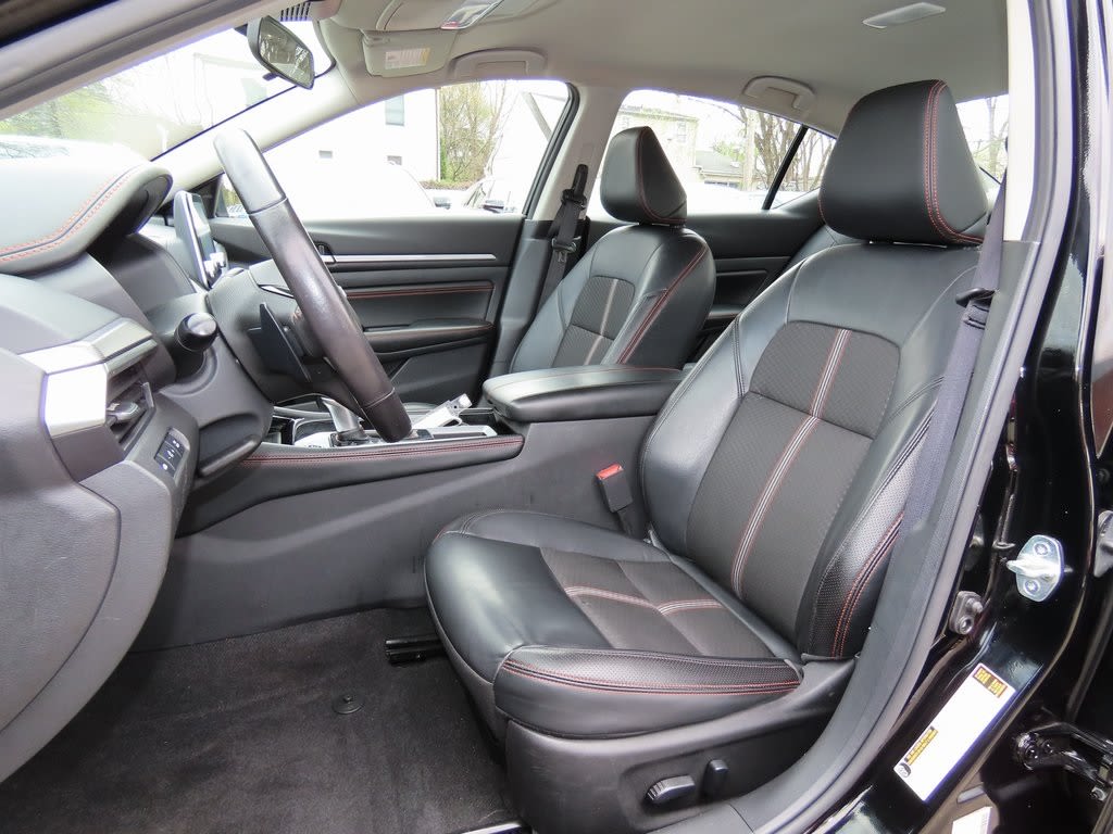 2023 Nissan Altima SR 8