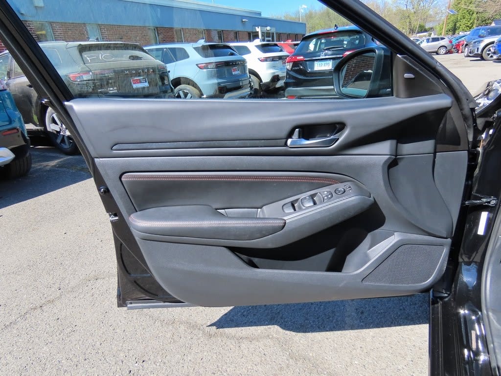 2022 Nissan Altima SR 22