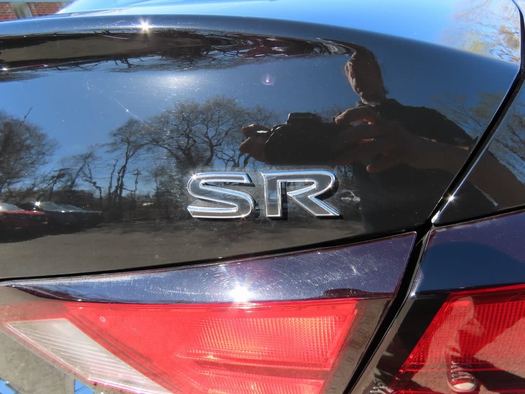 2022 Nissan Altima SR 19