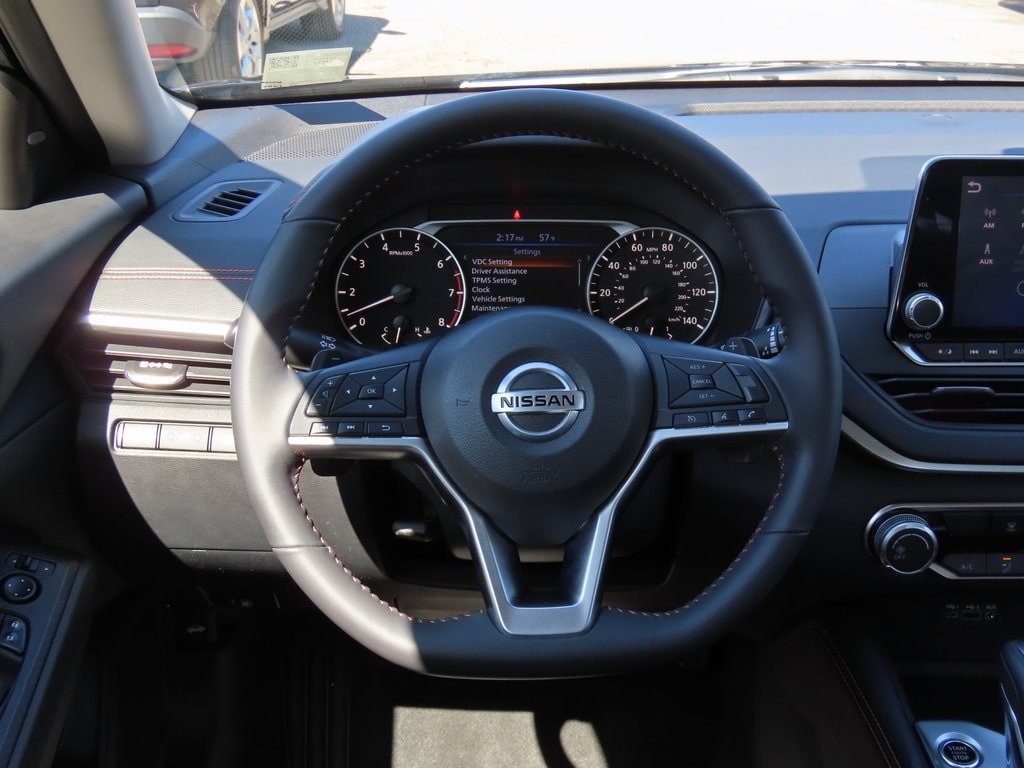 2022 Nissan Altima SR 10