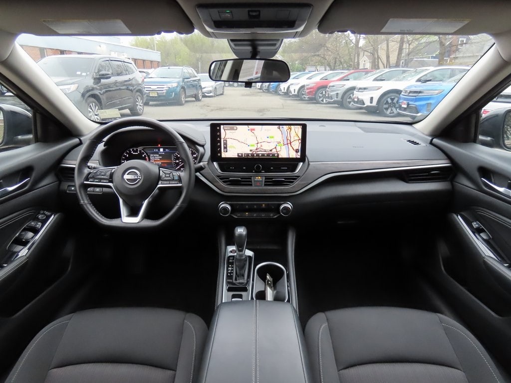 2023 Nissan Altima SV 9
