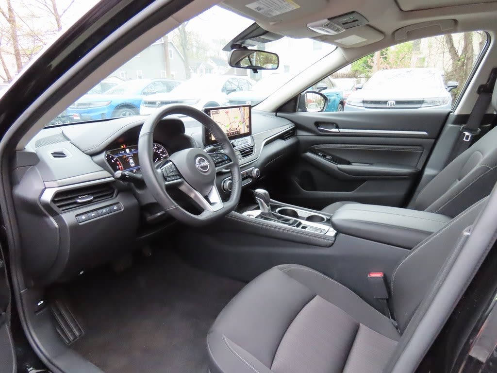 2023 Nissan Altima SV 2