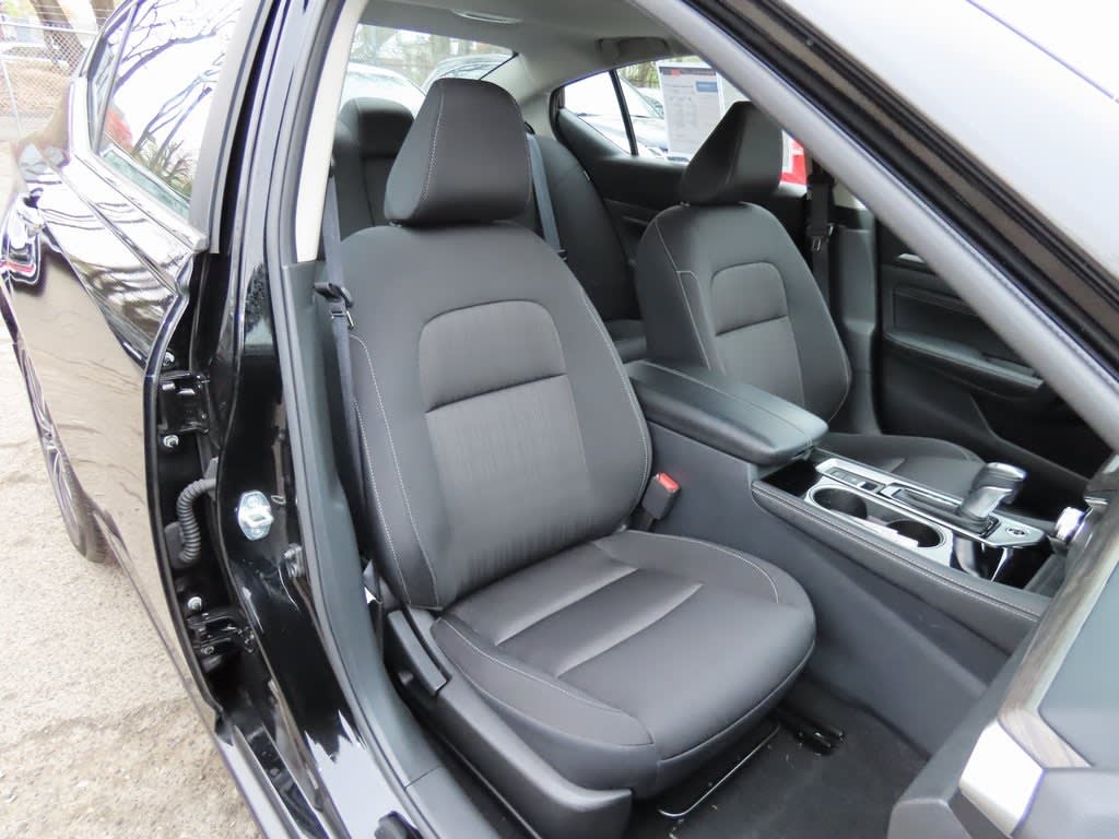 2023 Nissan Altima SV 11