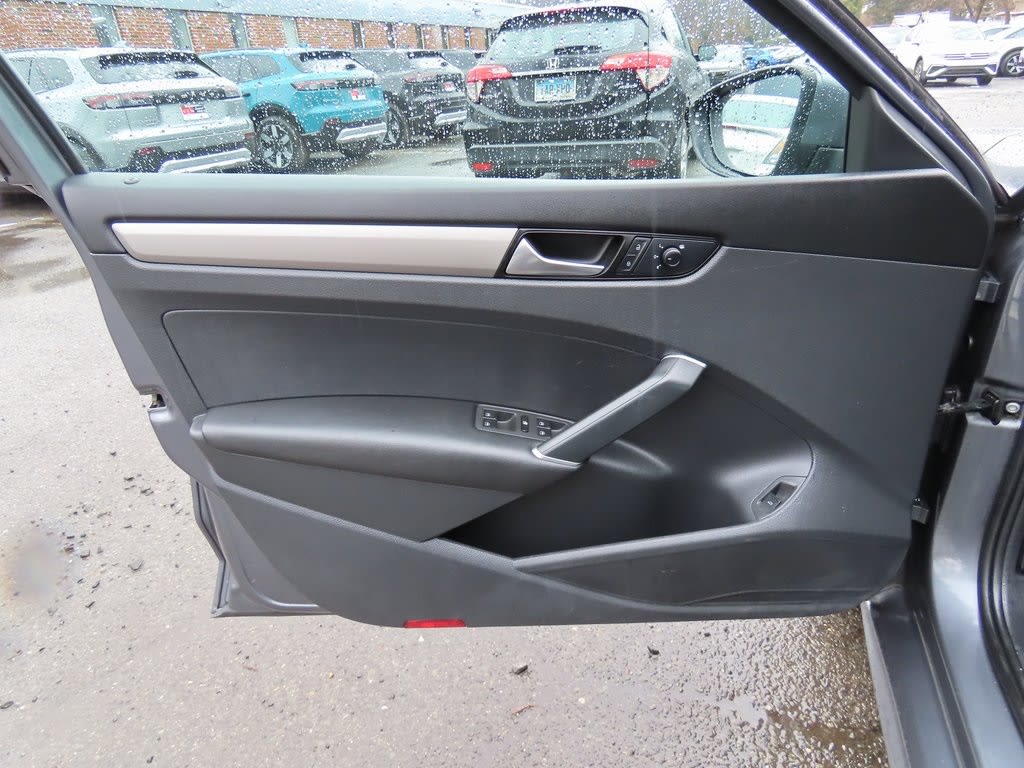 Thumbnail: 2021 Volkswagen Passat - 23