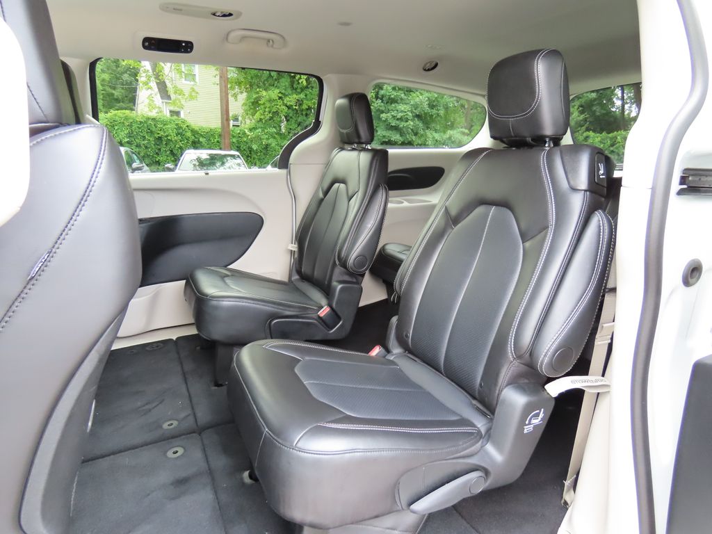 Thumbnail: 2024 Chrysler Pacifica - 12