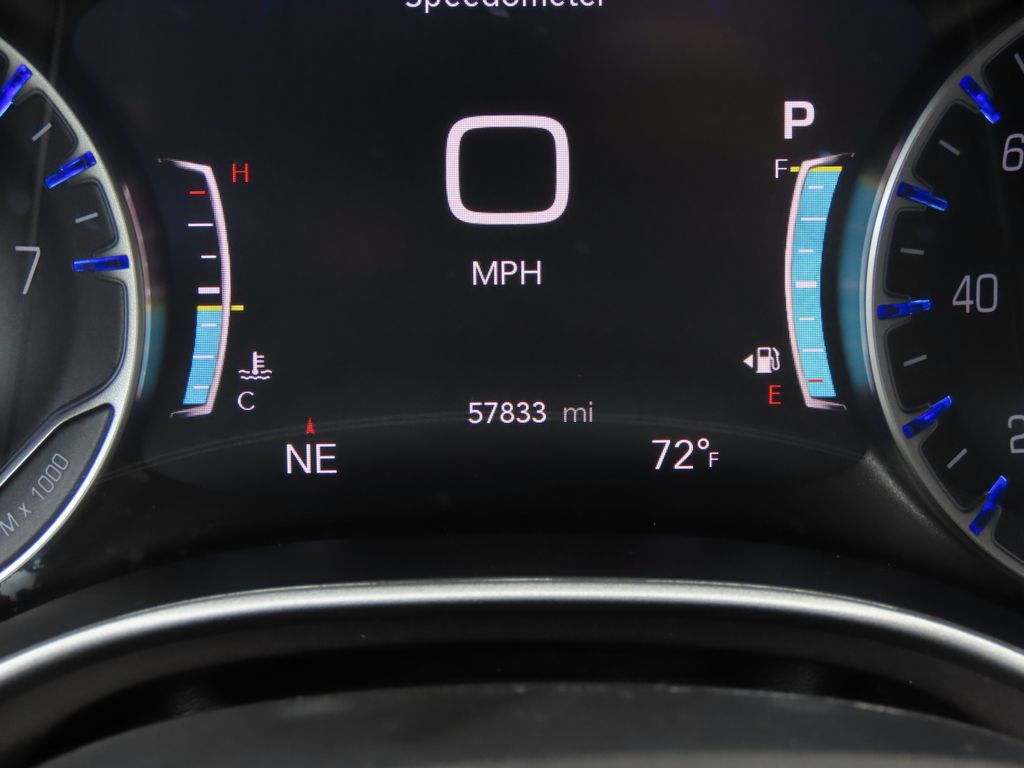 Thumbnail: 2024 Chrysler Pacifica - 24