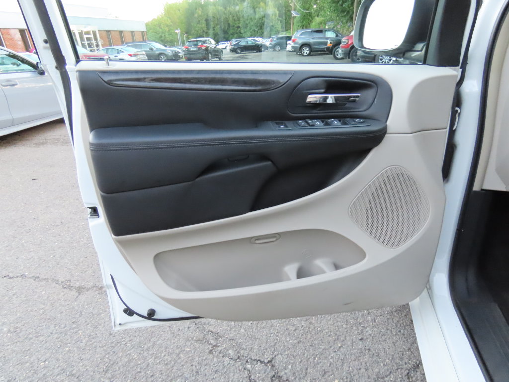 Thumbnail: 2013 Dodge Grand Caravan - 22