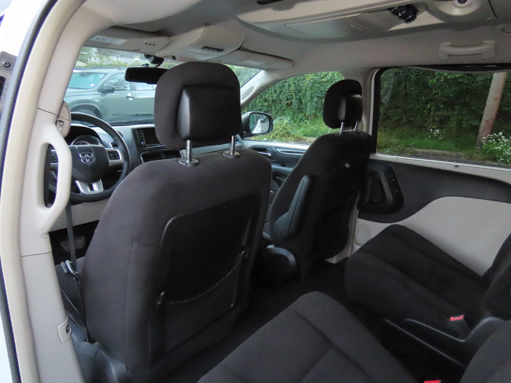 Thumbnail: 2013 Dodge Grand Caravan - 21