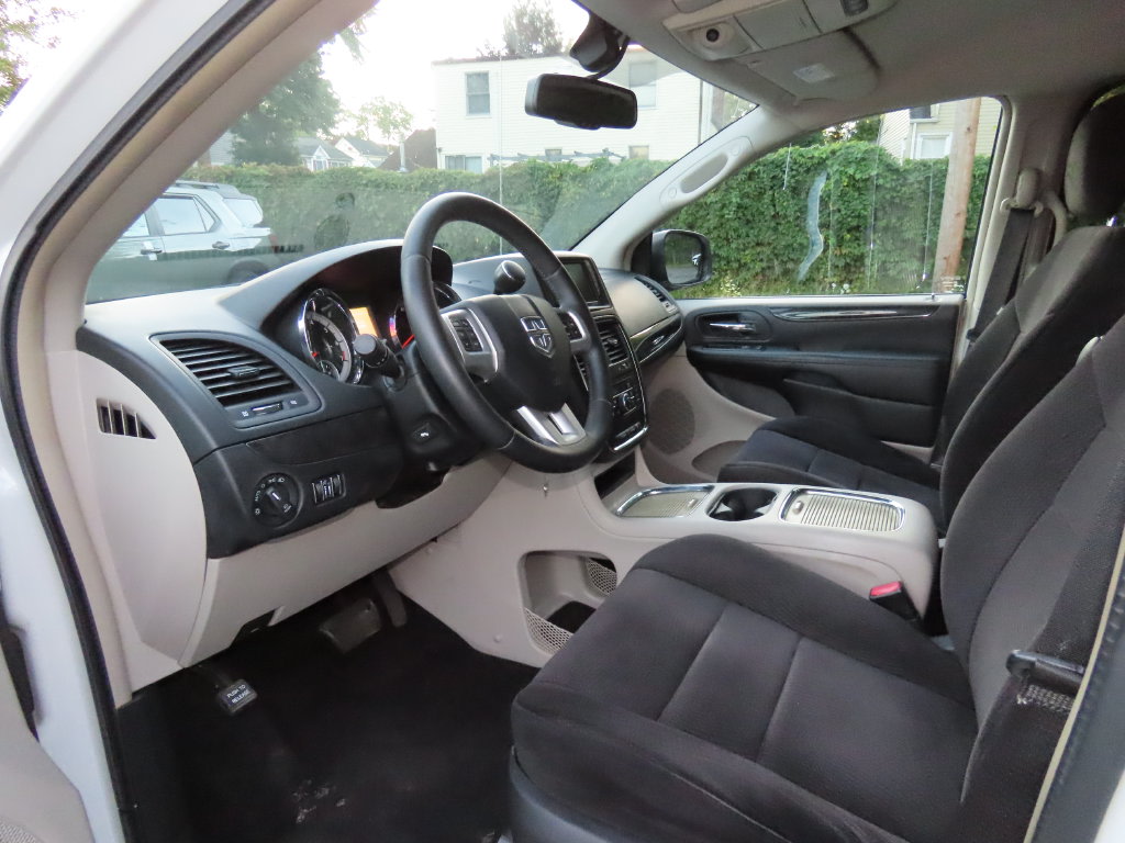 Thumbnail: 2013 Dodge Grand Caravan - 2