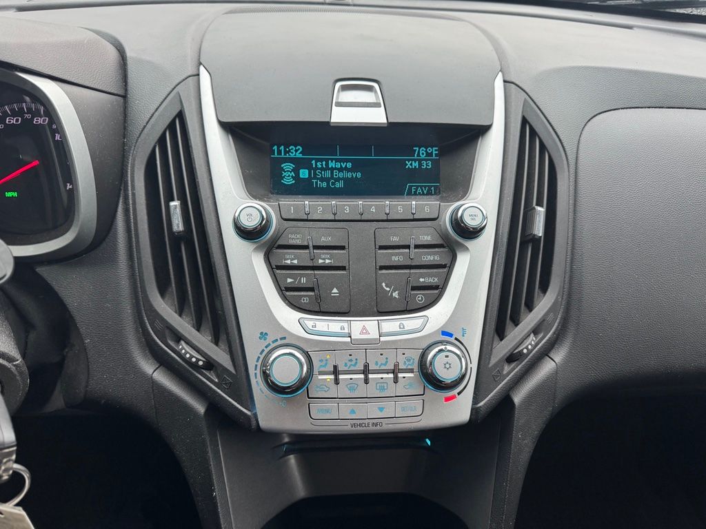 Thumbnail: 2011 Chevrolet Equinox - 10