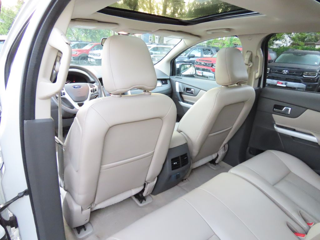 Thumbnail: 2011 Ford Edge - 21
