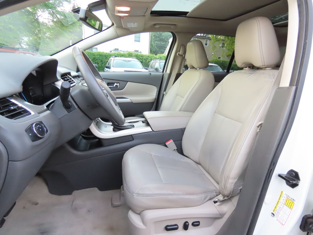 Thumbnail: 2011 Ford Edge - 12