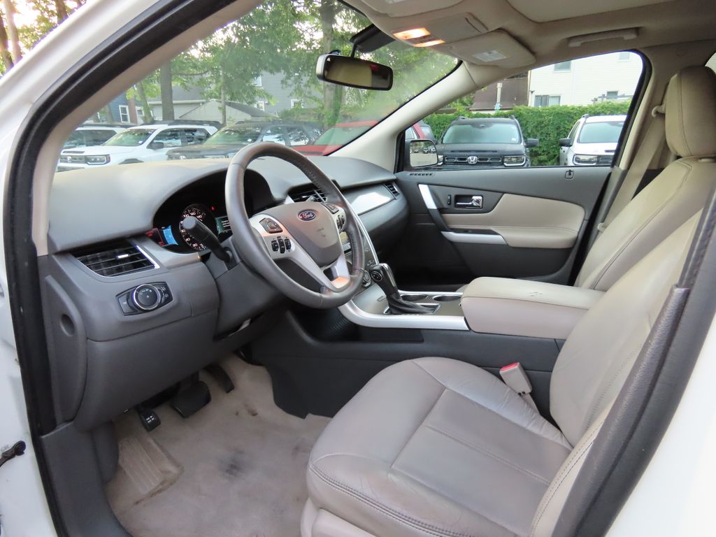 Thumbnail: 2011 Ford Edge - 11