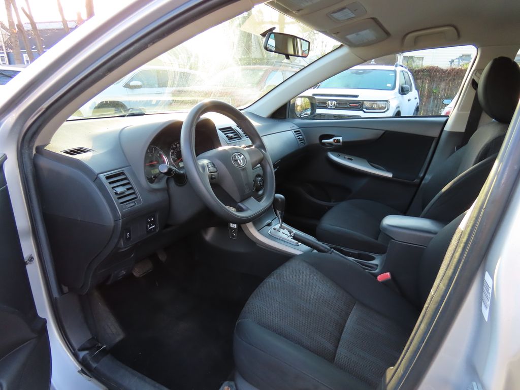 Thumbnail: 2011 Toyota Corolla - 2