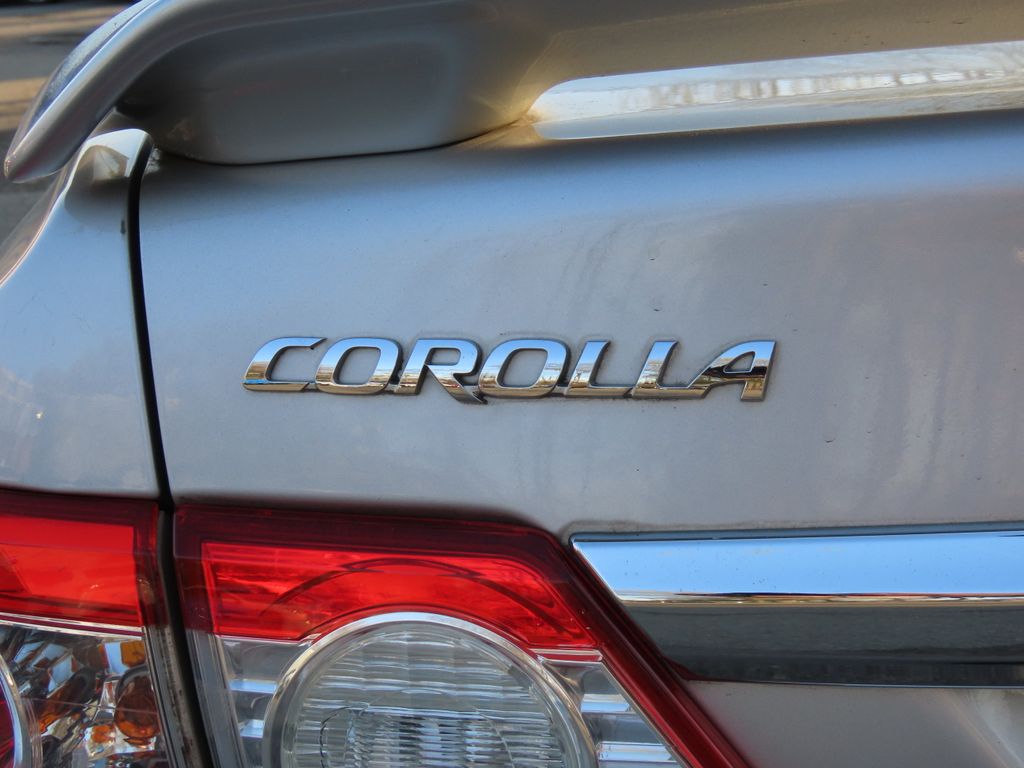 Thumbnail: 2011 Toyota Corolla - 6