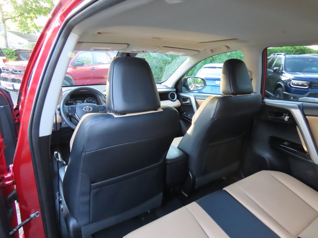Thumbnail: 2017 Toyota RAV4 - 22