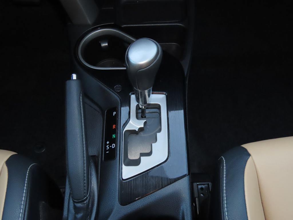 Thumbnail: 2017 Toyota RAV4 - 15
