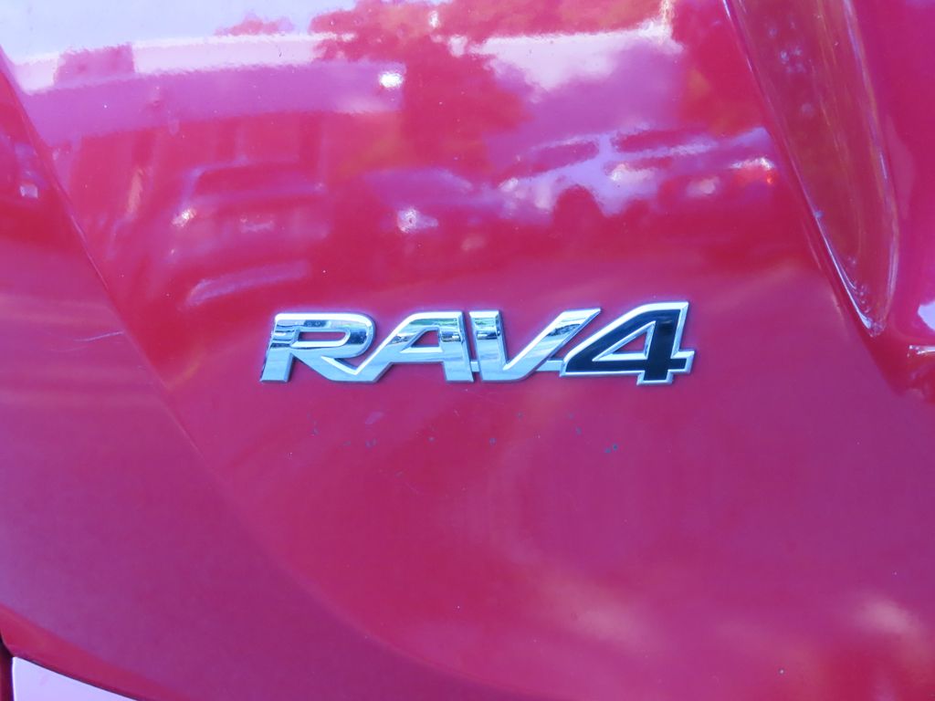 Thumbnail: 2017 Toyota RAV4 - 7