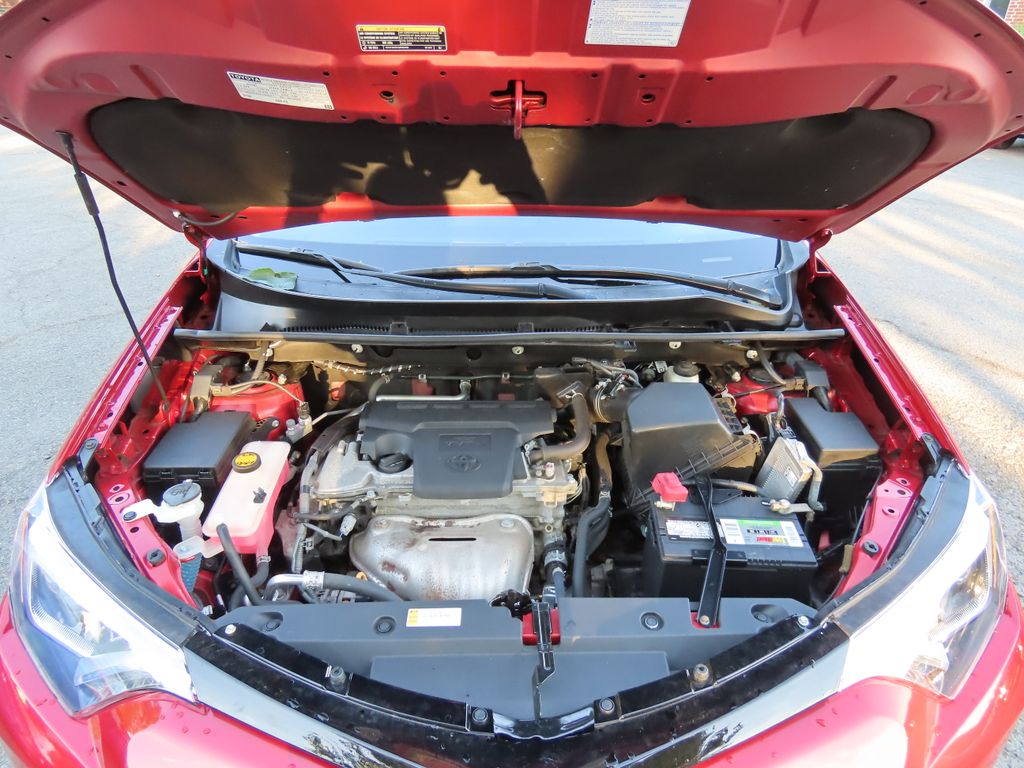 Thumbnail: 2017 Toyota RAV4 - 8