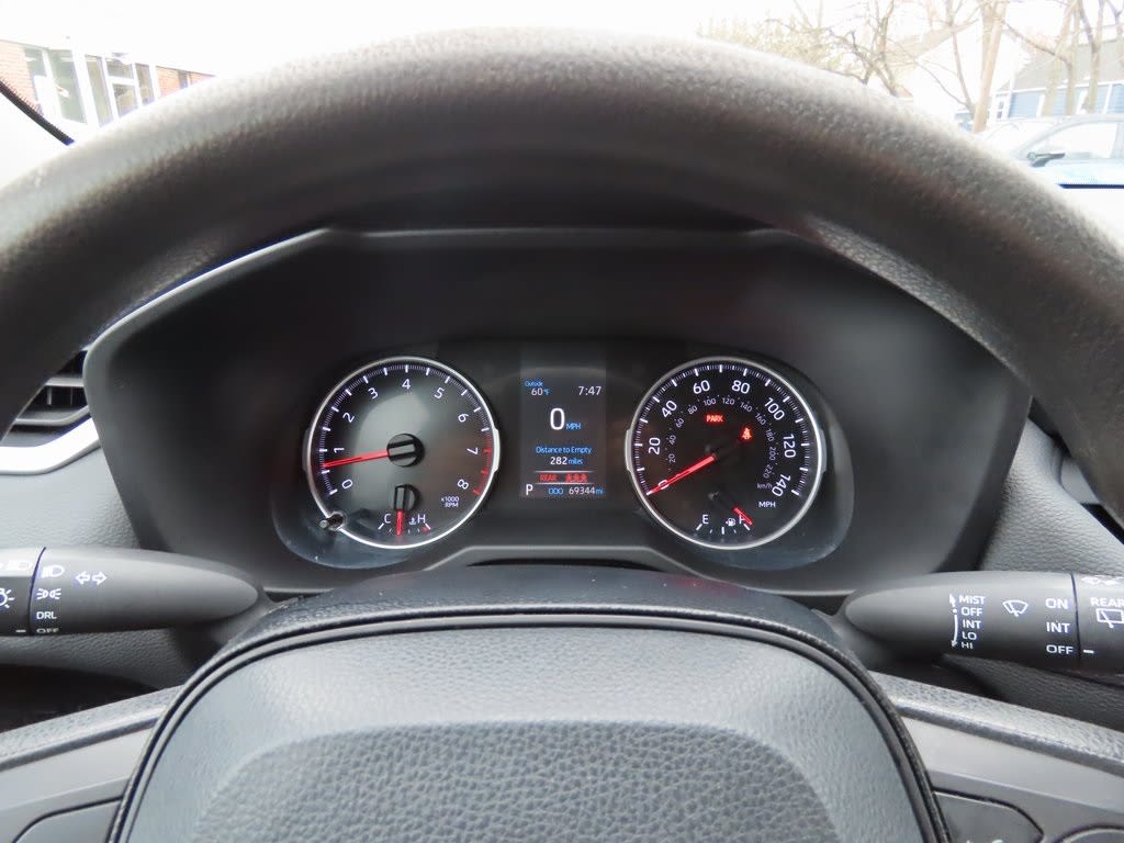 2020 Toyota RAV4 LE 17