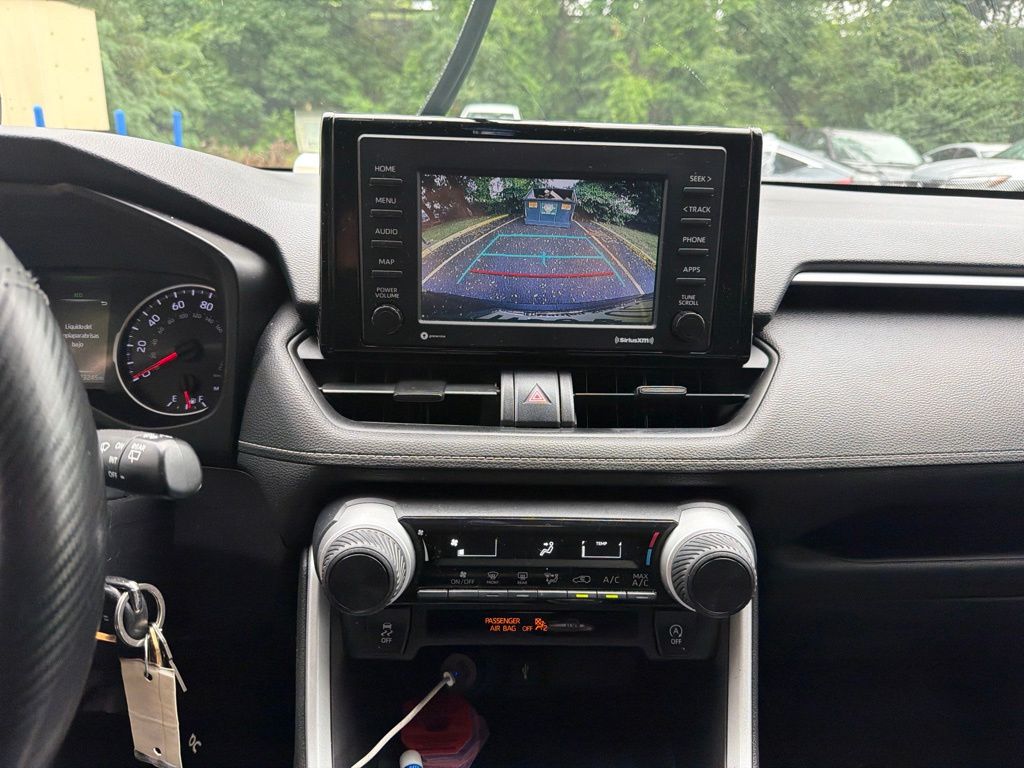 Thumbnail: 2021 Toyota RAV4 - 19