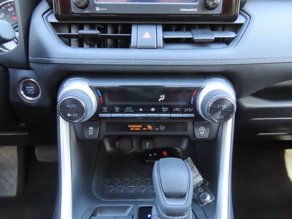 Thumbnail: 2021 Toyota RAV4 - 22