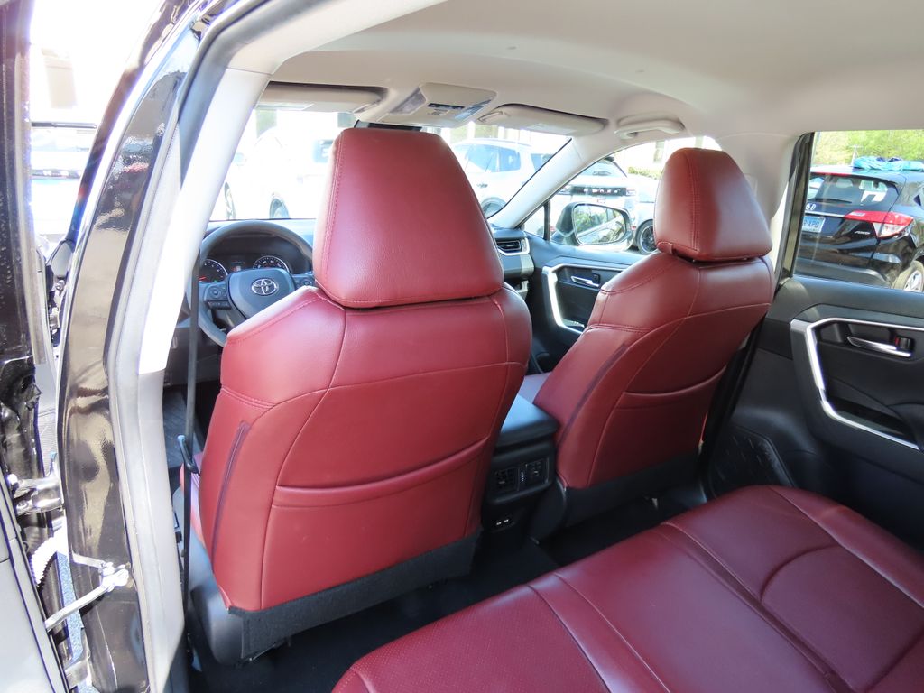 Thumbnail: 2021 Toyota RAV4 - 19