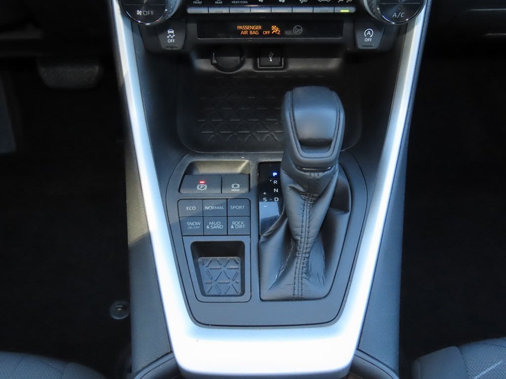 Thumbnail: 2021 Toyota RAV4 - 16