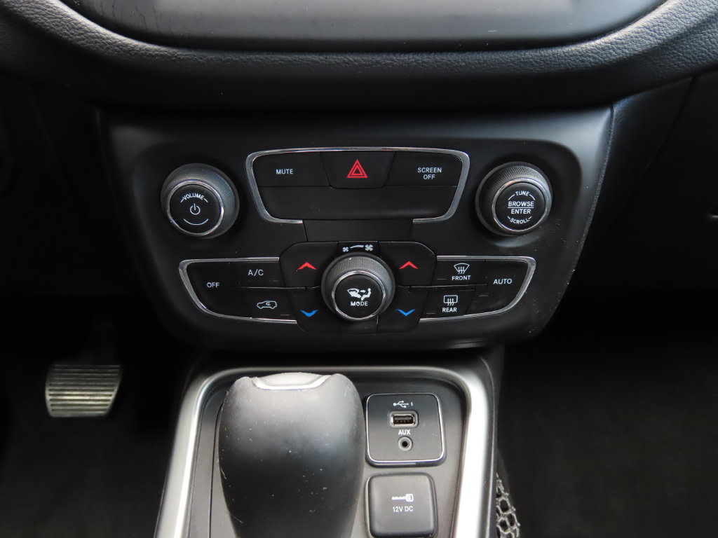 Thumbnail: 2019 Jeep Compass - 25