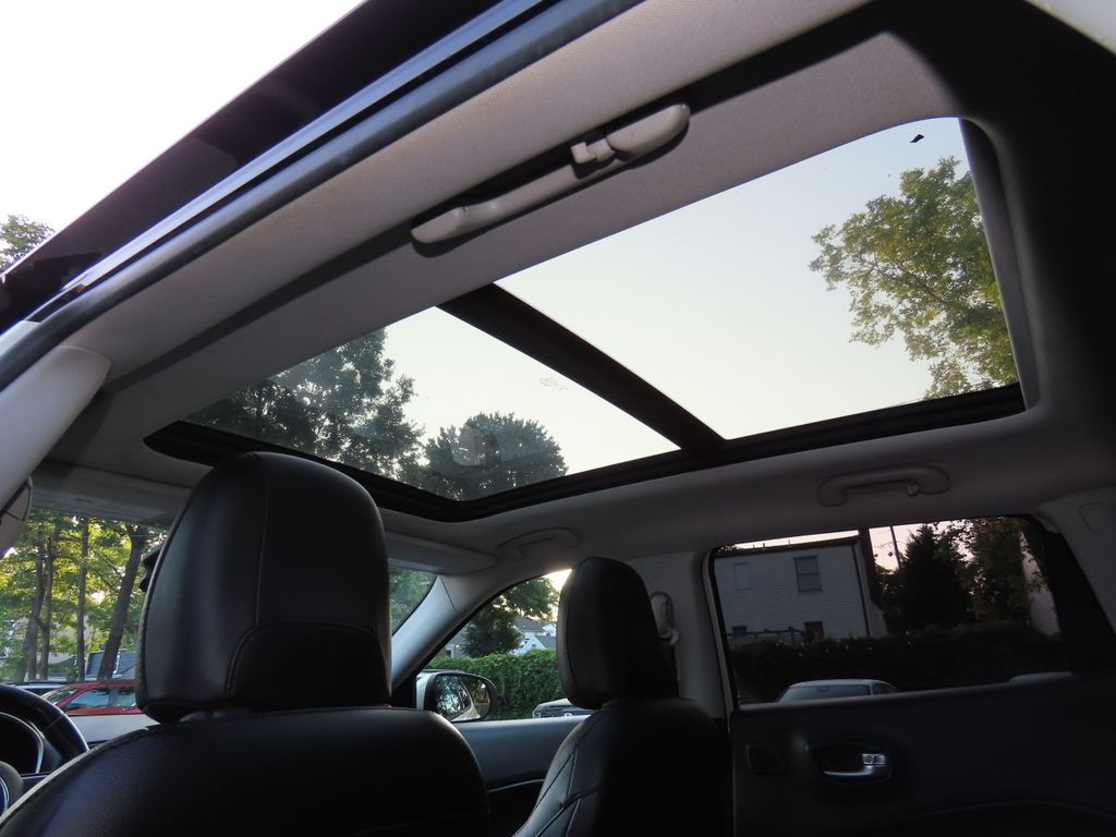 Thumbnail: 2021 Jeep Compass - 25